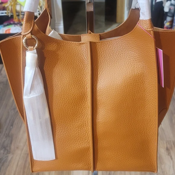 Purse - Picture 2 of 3